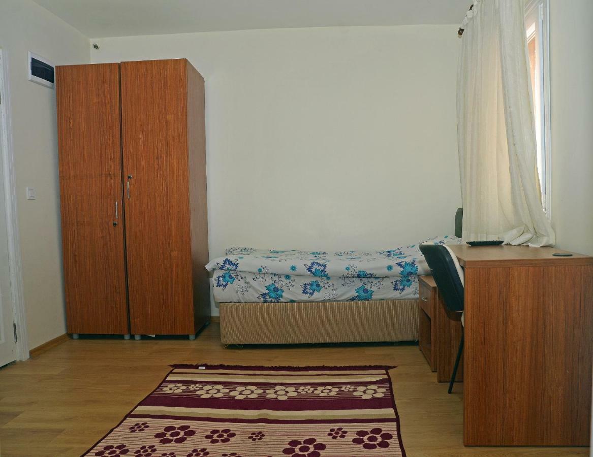 Vatan Yurt Hostel Istanbul Exteriör bild