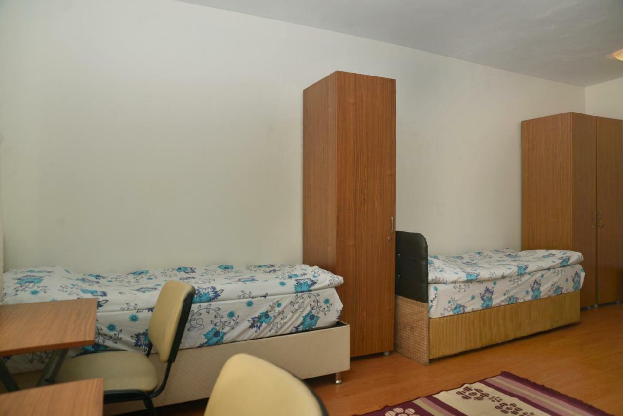 Vatan Yurt Hostel Istanbul Exteriör bild